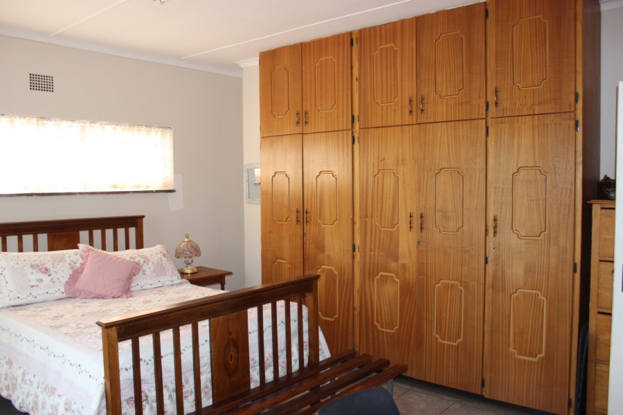 4 Bedroom Property for Sale in Miravaal Gauteng