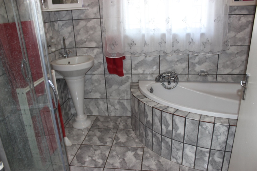 4 Bedroom Property for Sale in Miravaal Gauteng