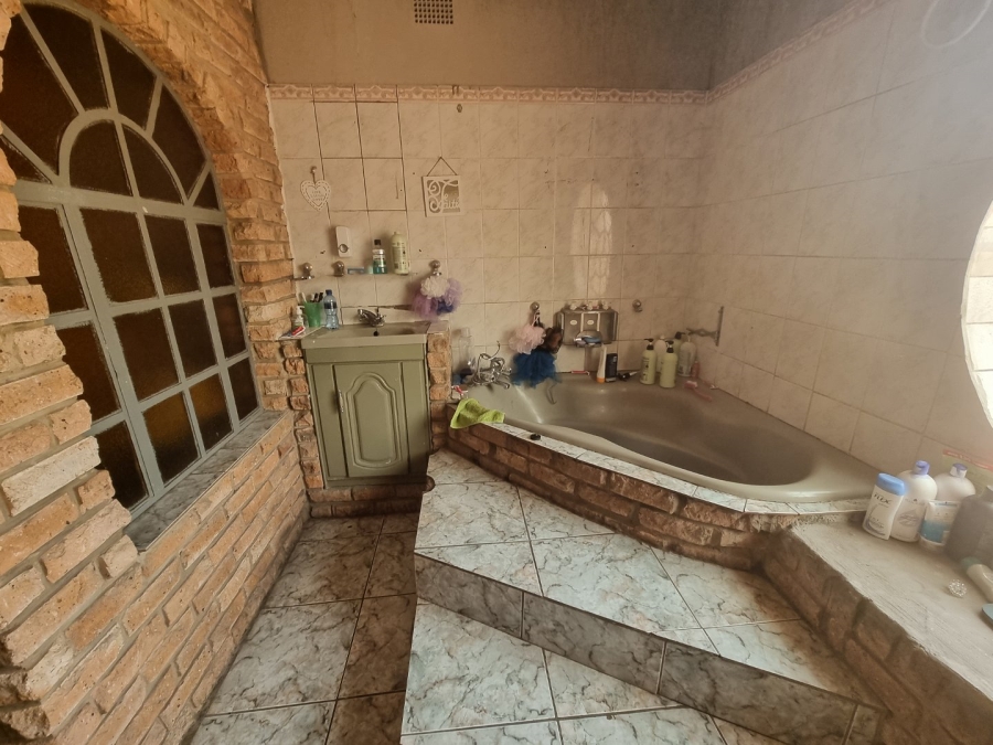 3 Bedroom Property for Sale in Roodia Gauteng