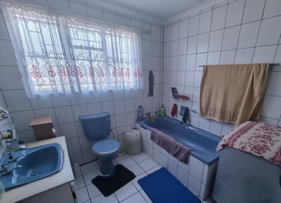 3 Bedroom Property for Sale in Roodia Gauteng