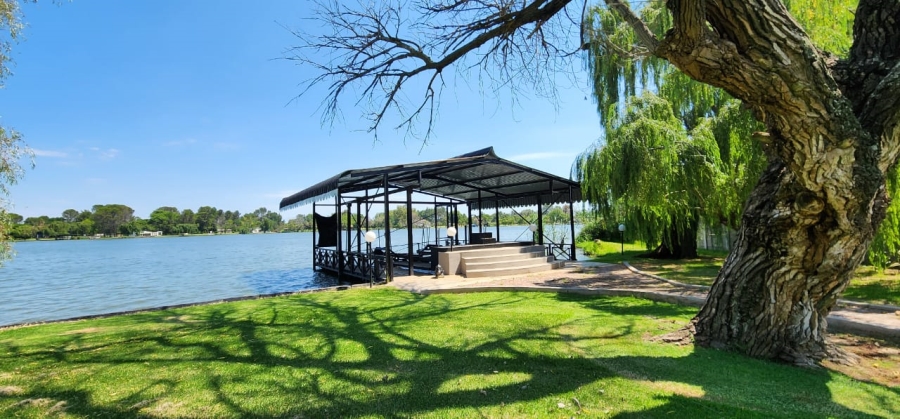 7 Bedroom Property for Sale in Vaalview Gauteng