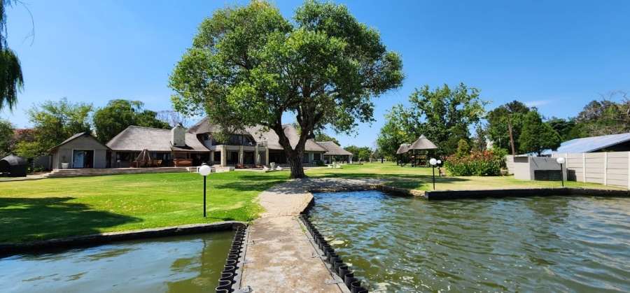 7 Bedroom Property for Sale in Vaalview Gauteng