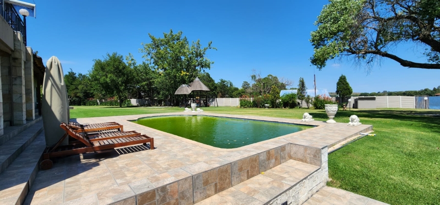 7 Bedroom Property for Sale in Vaalview Gauteng