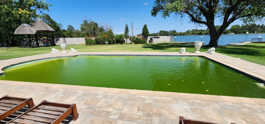 7 Bedroom Property for Sale in Vaalview Gauteng