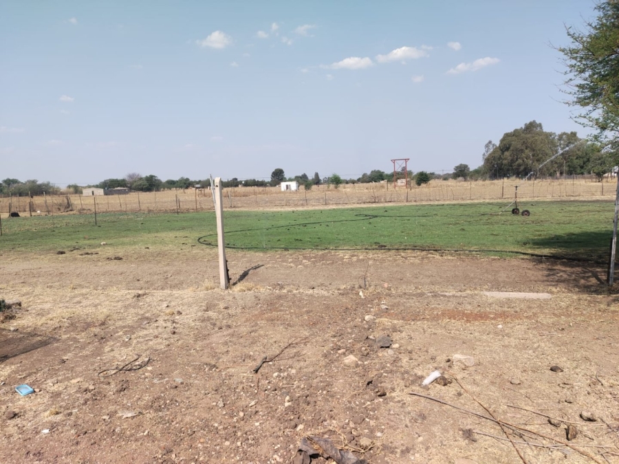4 Bedroom Property for Sale in Mullerstuine Gauteng