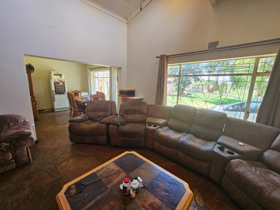 3 Bedroom Property for Sale in Mullerstuine Gauteng