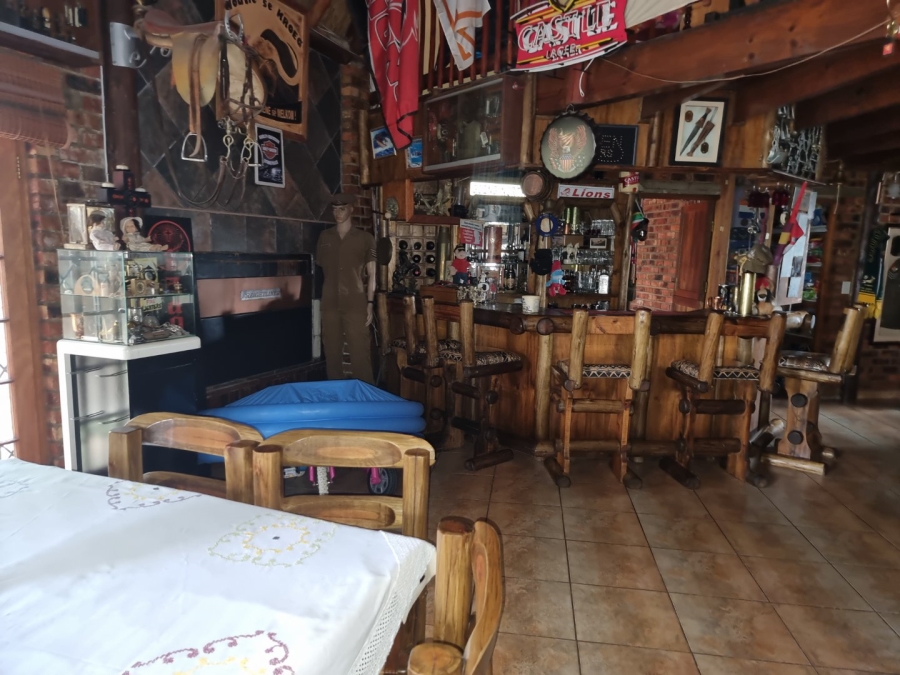 5 Bedroom Property for Sale in Lochvaal Gauteng