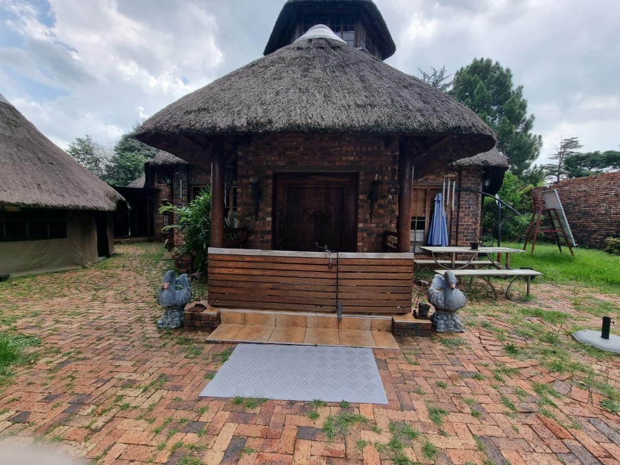 5 Bedroom Property for Sale in Lochvaal Gauteng