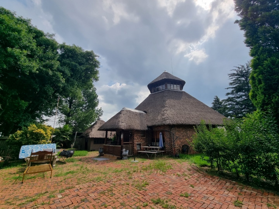 5 Bedroom Property for Sale in Lochvaal Gauteng