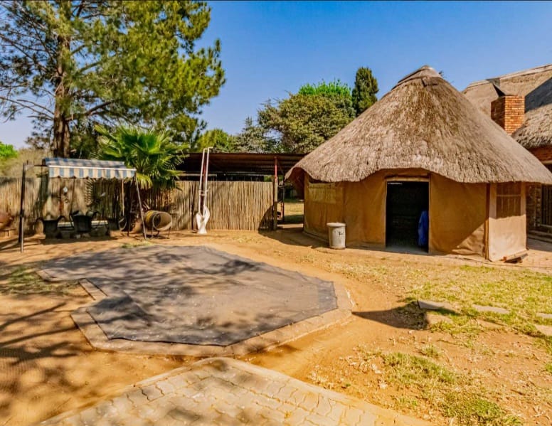 5 Bedroom Property for Sale in Lochvaal Gauteng