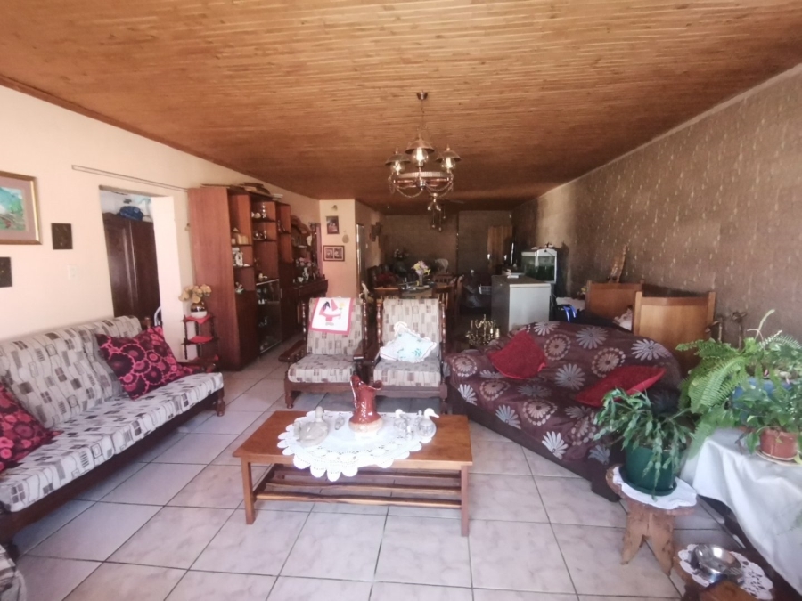 4 Bedroom Property for Sale in Mullerstuine Gauteng