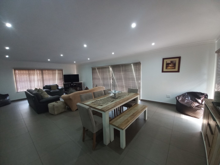 8 Bedroom Property for Sale in Mantevrede Gauteng