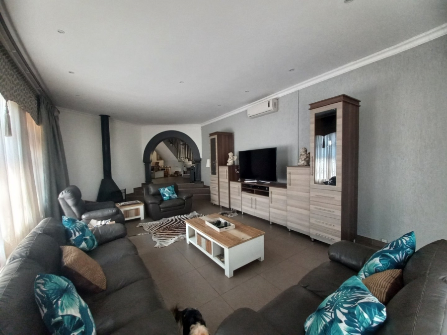 8 Bedroom Property for Sale in Mantevrede Gauteng