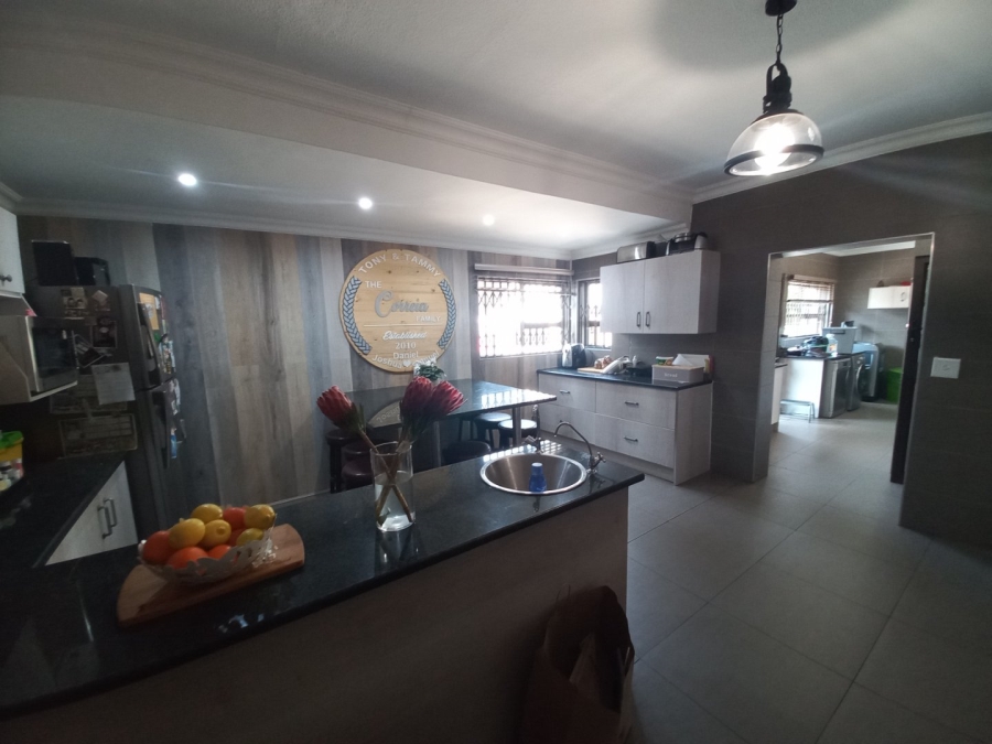 8 Bedroom Property for Sale in Mantevrede Gauteng