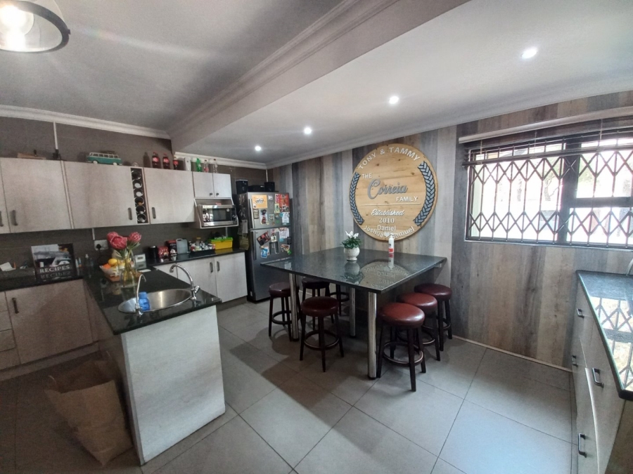 8 Bedroom Property for Sale in Mantevrede Gauteng