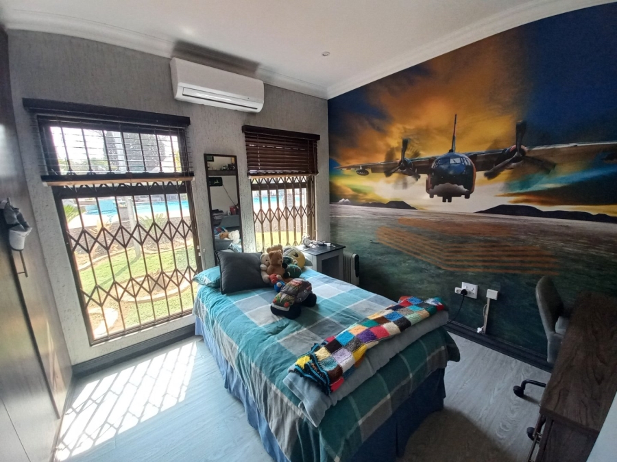 8 Bedroom Property for Sale in Mantevrede Gauteng