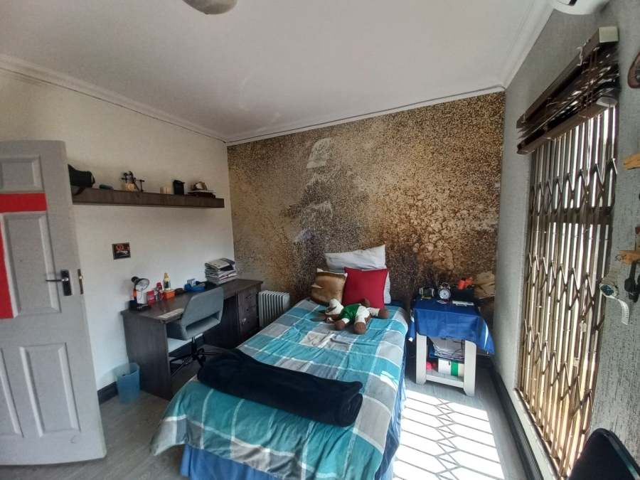 8 Bedroom Property for Sale in Mantevrede Gauteng