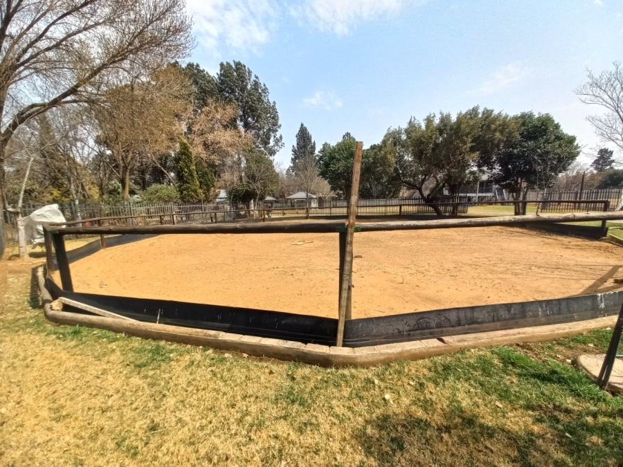8 Bedroom Property for Sale in Mantevrede Gauteng