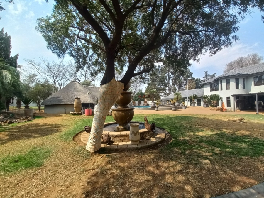 8 Bedroom Property for Sale in Mantevrede Gauteng