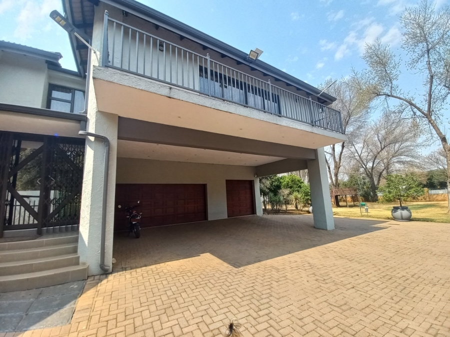 8 Bedroom Property for Sale in Mantevrede Gauteng