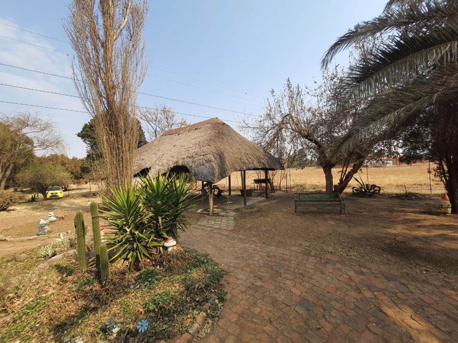 4 Bedroom Property for Sale in Louisrus Gauteng