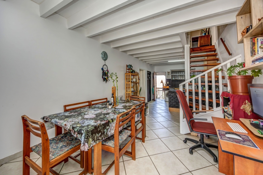 2 Bedroom Property for Sale in Sunninghill Gauteng
