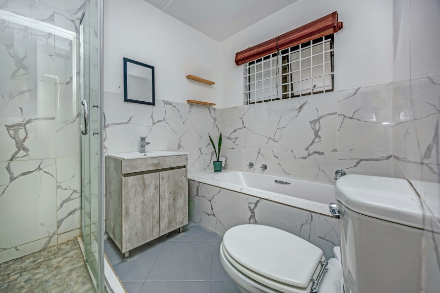 2 Bedroom Property for Sale in Sunninghill Gauteng