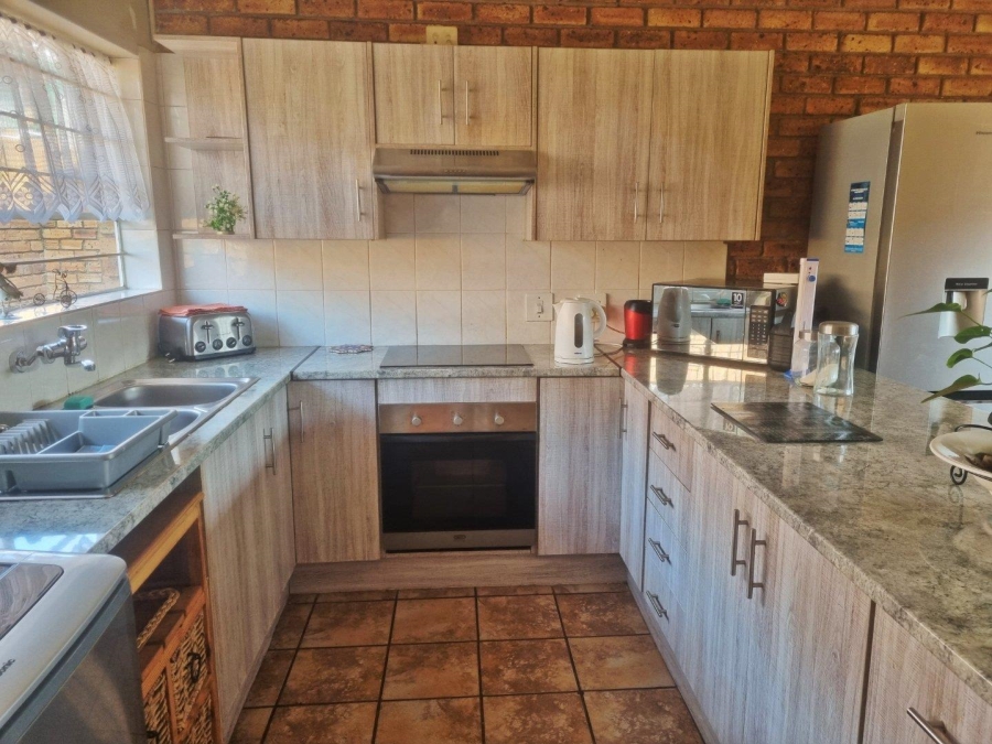 3 Bedroom Property for Sale in Rangeview Gauteng