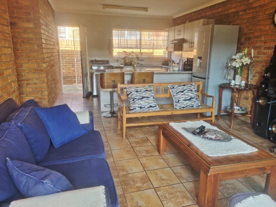 3 Bedroom Property for Sale in Rangeview Gauteng