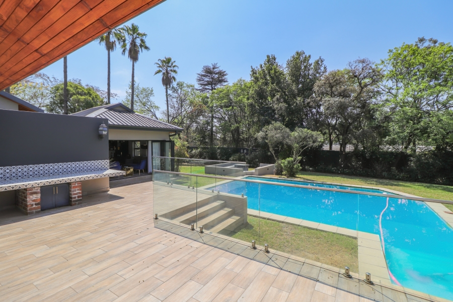 8 Bedroom Property for Sale in Bryanston Gauteng