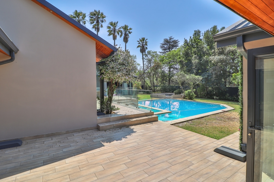8 Bedroom Property for Sale in Bryanston Gauteng