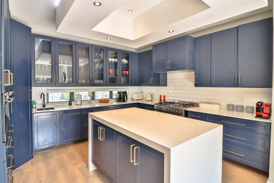 8 Bedroom Property for Sale in Bryanston Gauteng