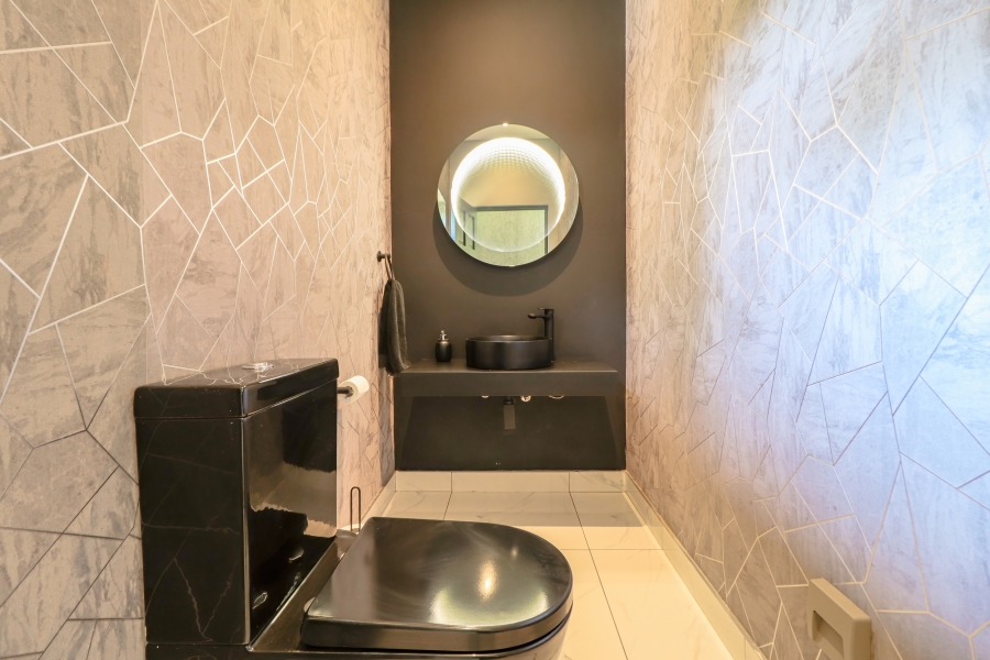 8 Bedroom Property for Sale in Bryanston Gauteng