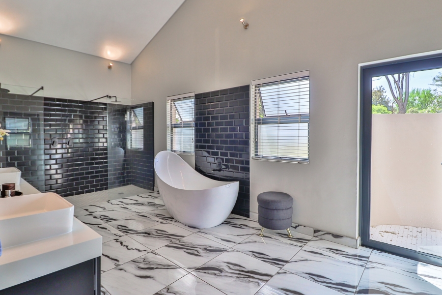 8 Bedroom Property for Sale in Bryanston Gauteng