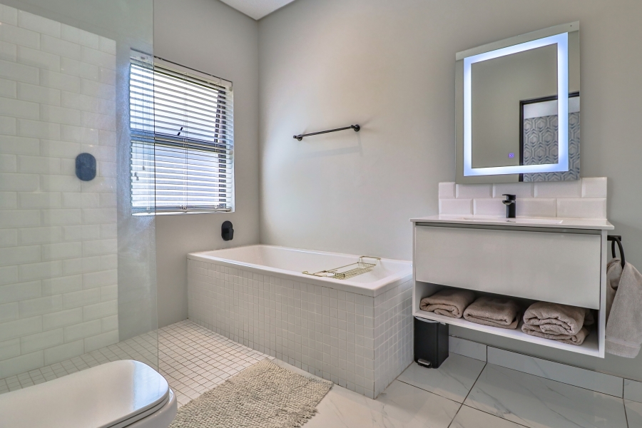 8 Bedroom Property for Sale in Bryanston Gauteng