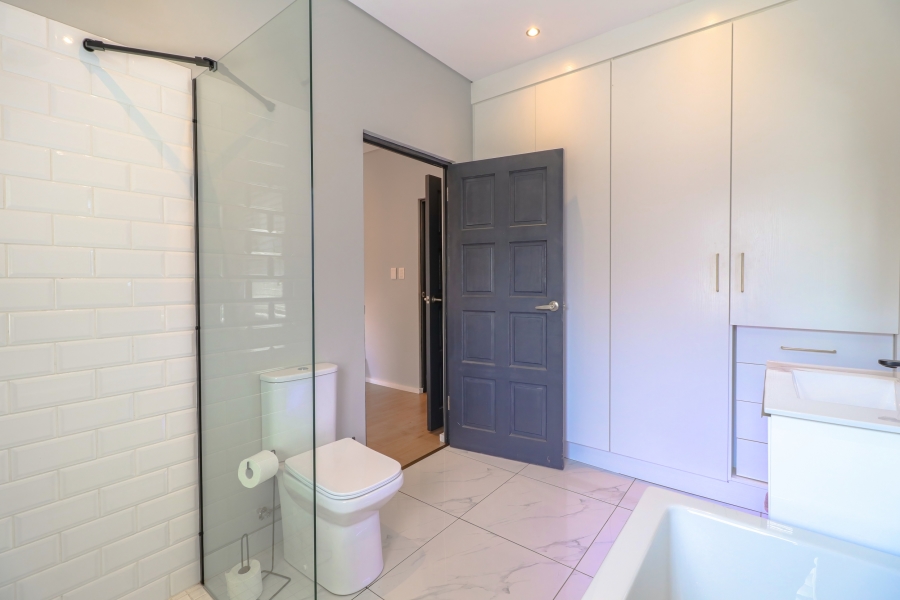 8 Bedroom Property for Sale in Bryanston Gauteng