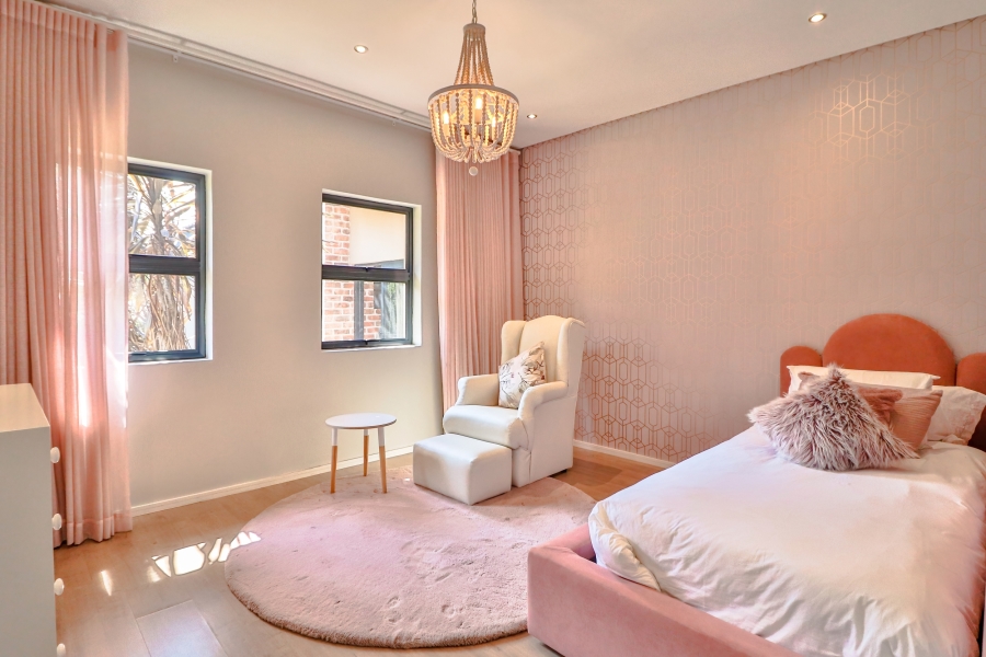 8 Bedroom Property for Sale in Bryanston Gauteng