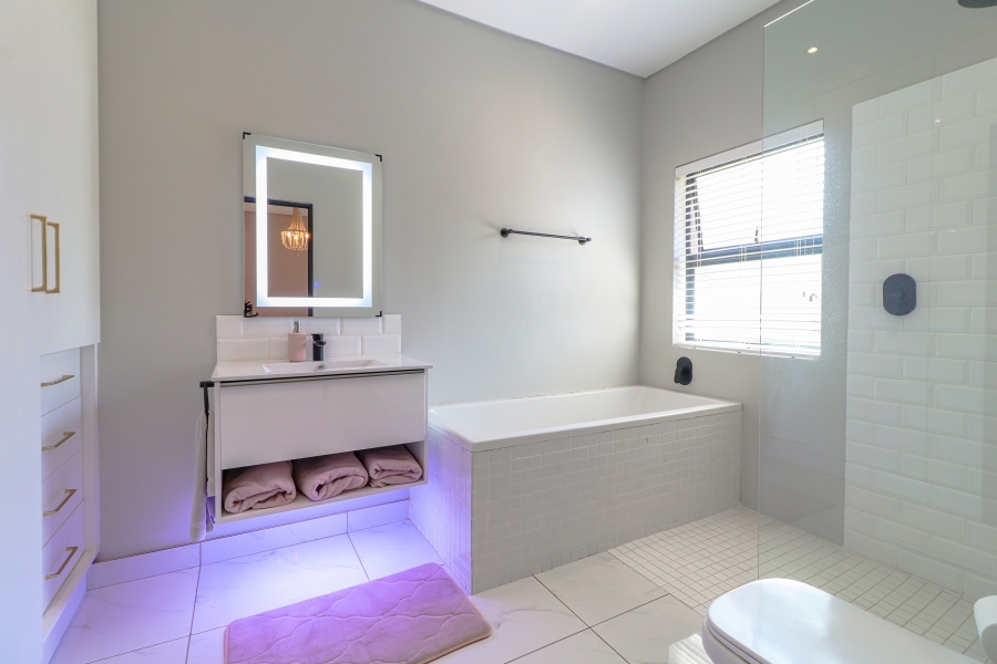 8 Bedroom Property for Sale in Bryanston Gauteng