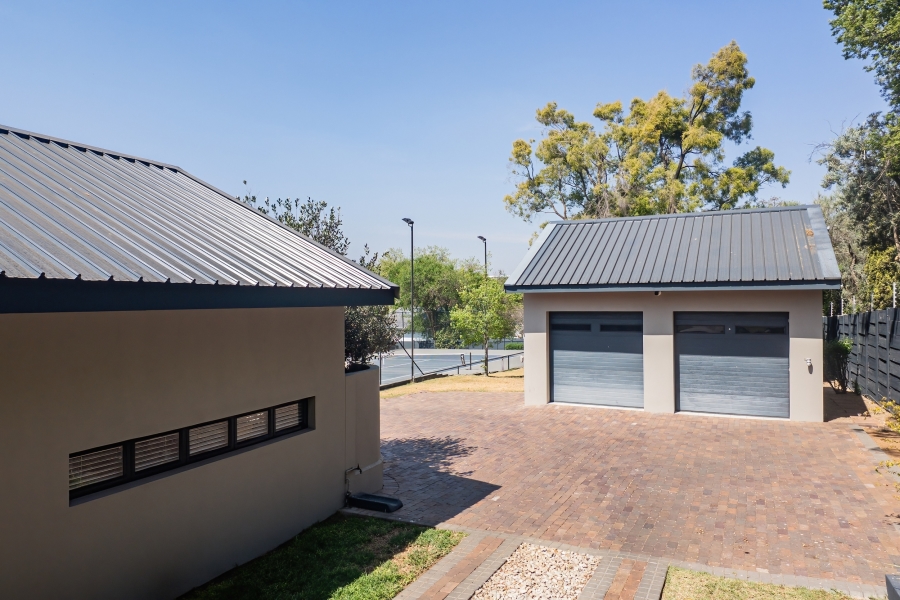 8 Bedroom Property for Sale in Bryanston Gauteng
