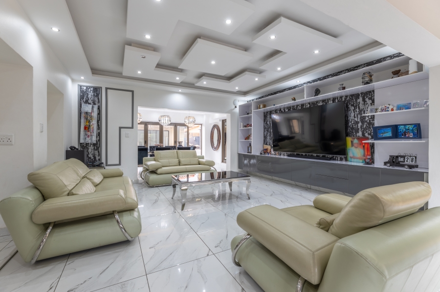 4 Bedroom Property for Sale in Broadacres Gauteng