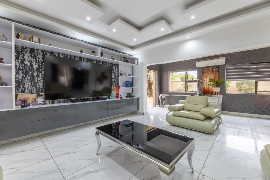 4 Bedroom Property for Sale in Broadacres Gauteng