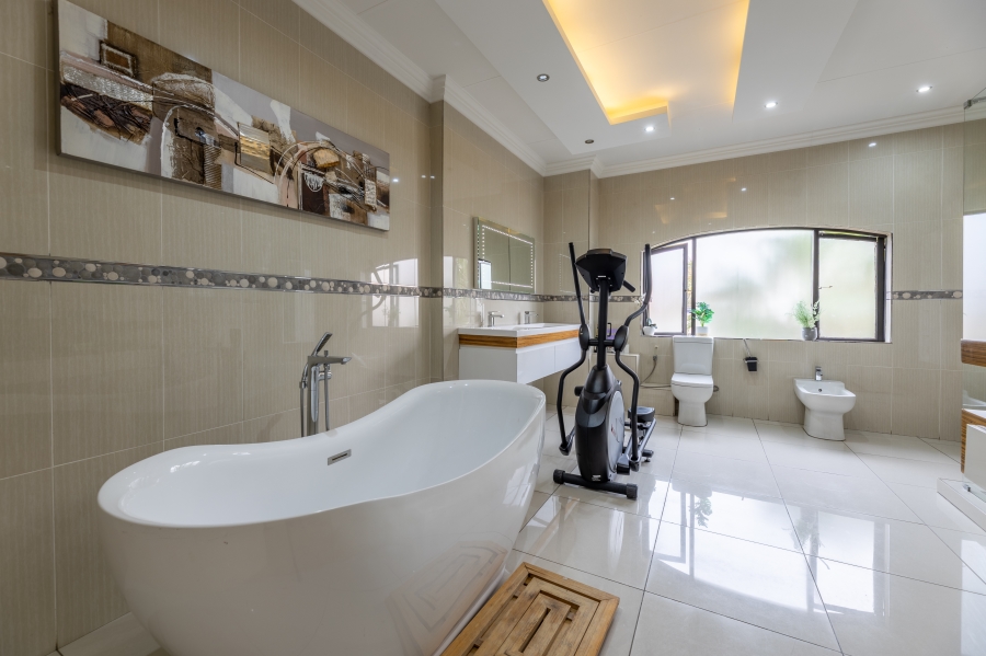 4 Bedroom Property for Sale in Broadacres Gauteng