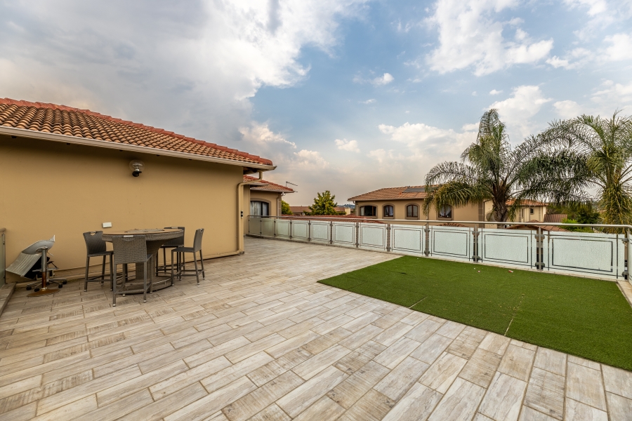 4 Bedroom Property for Sale in Broadacres Gauteng