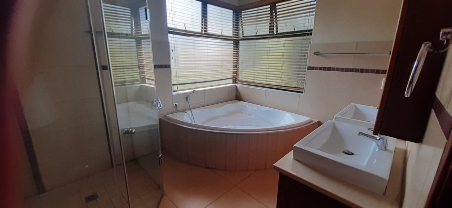 4 Bedroom Property for Sale in Waterkloof Ridge Gauteng