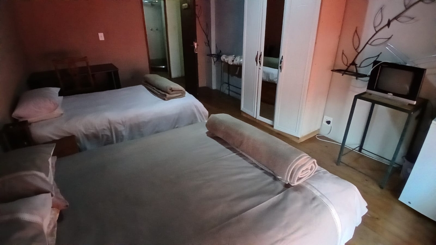 9 Bedroom Property for Sale in Mnandi Gauteng