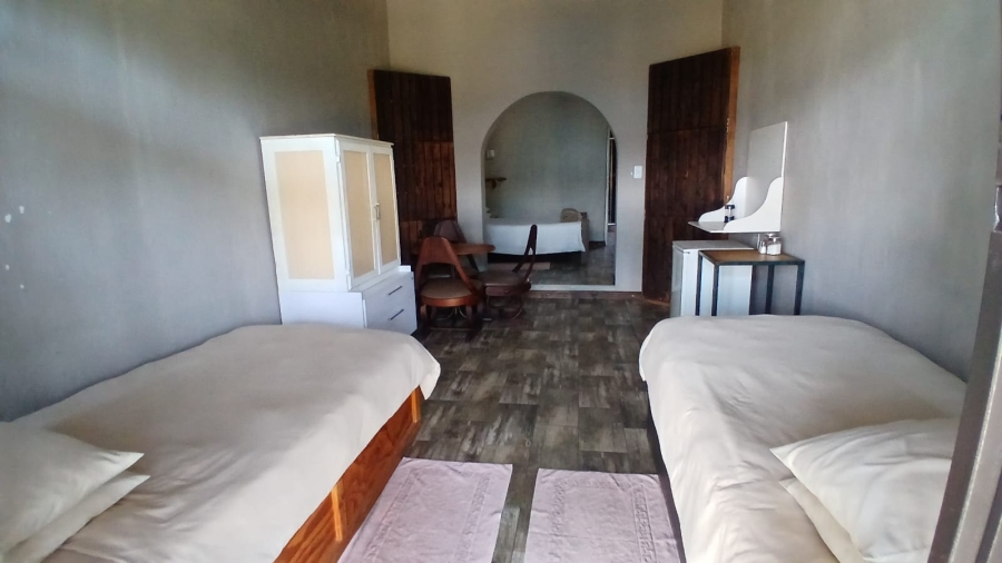 9 Bedroom Property for Sale in Mnandi Gauteng