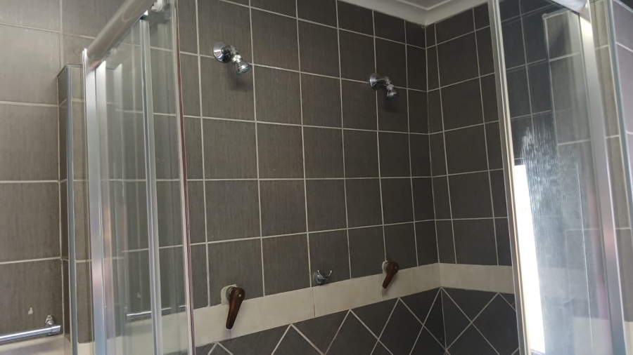 9 Bedroom Property for Sale in Mnandi Gauteng