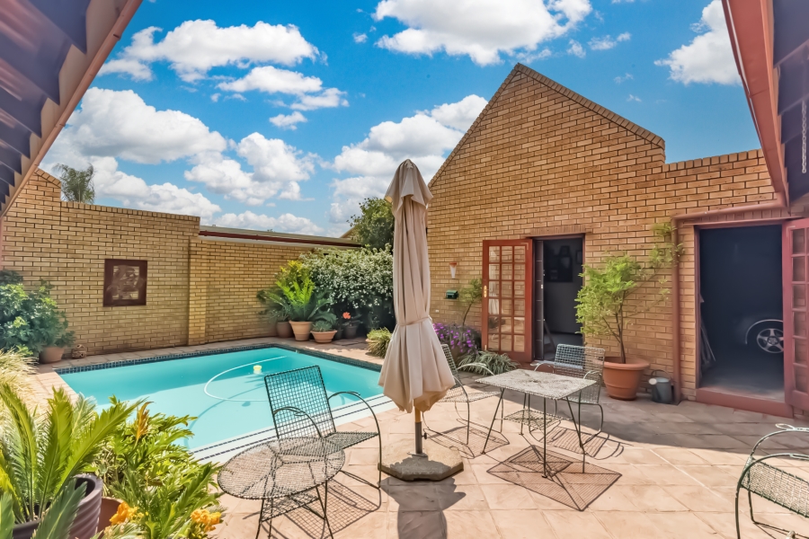 4 Bedroom Property for Sale in Clubview Gauteng