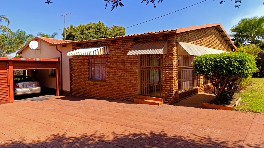 5 Bedroom Property for Sale in Danville Gauteng