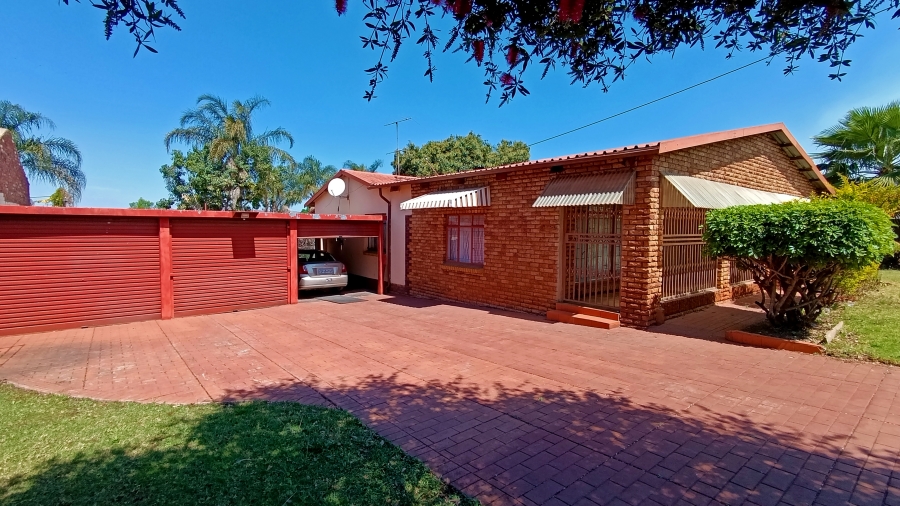 5 Bedroom Property for Sale in Danville Gauteng